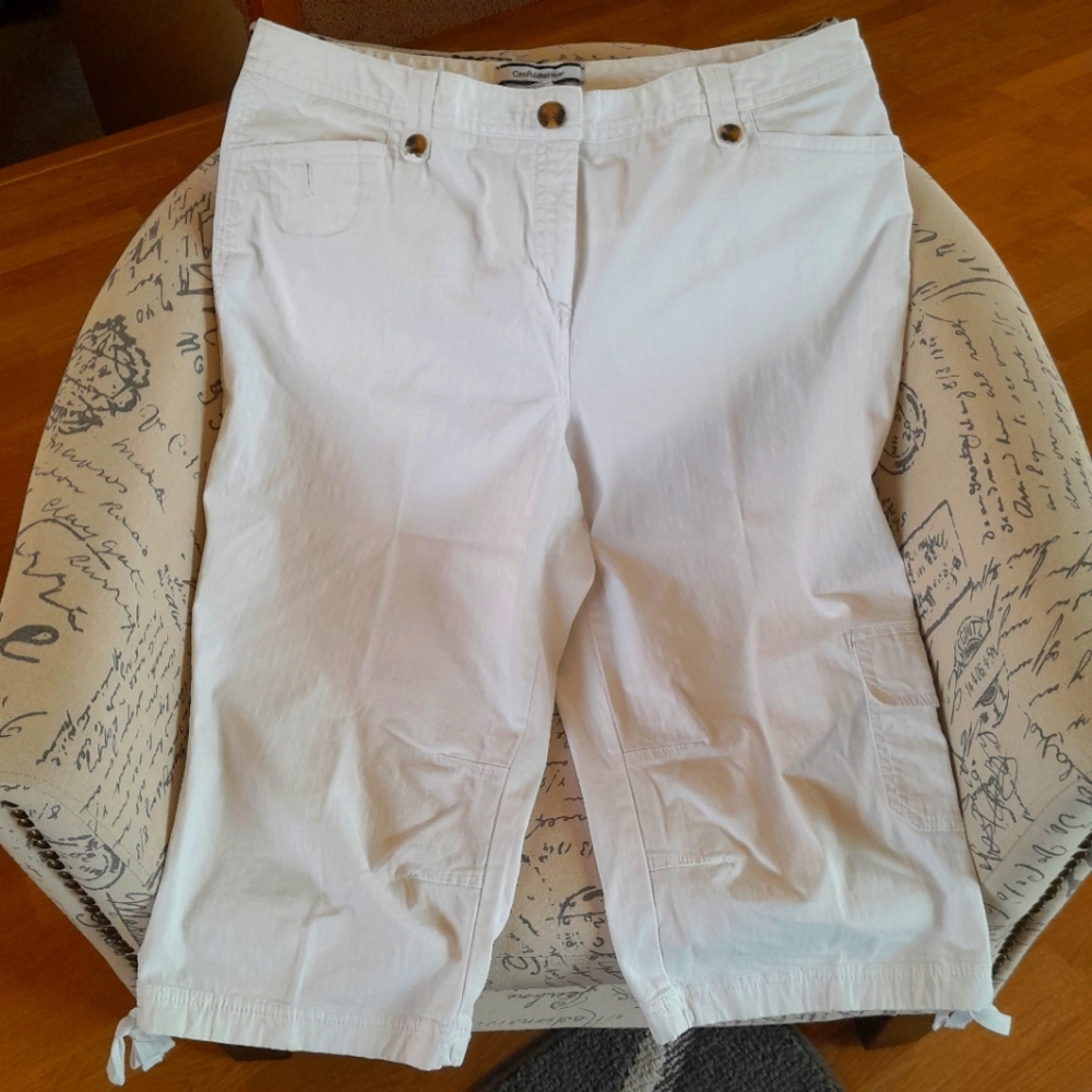 Croft & Barrow Classic White Capris